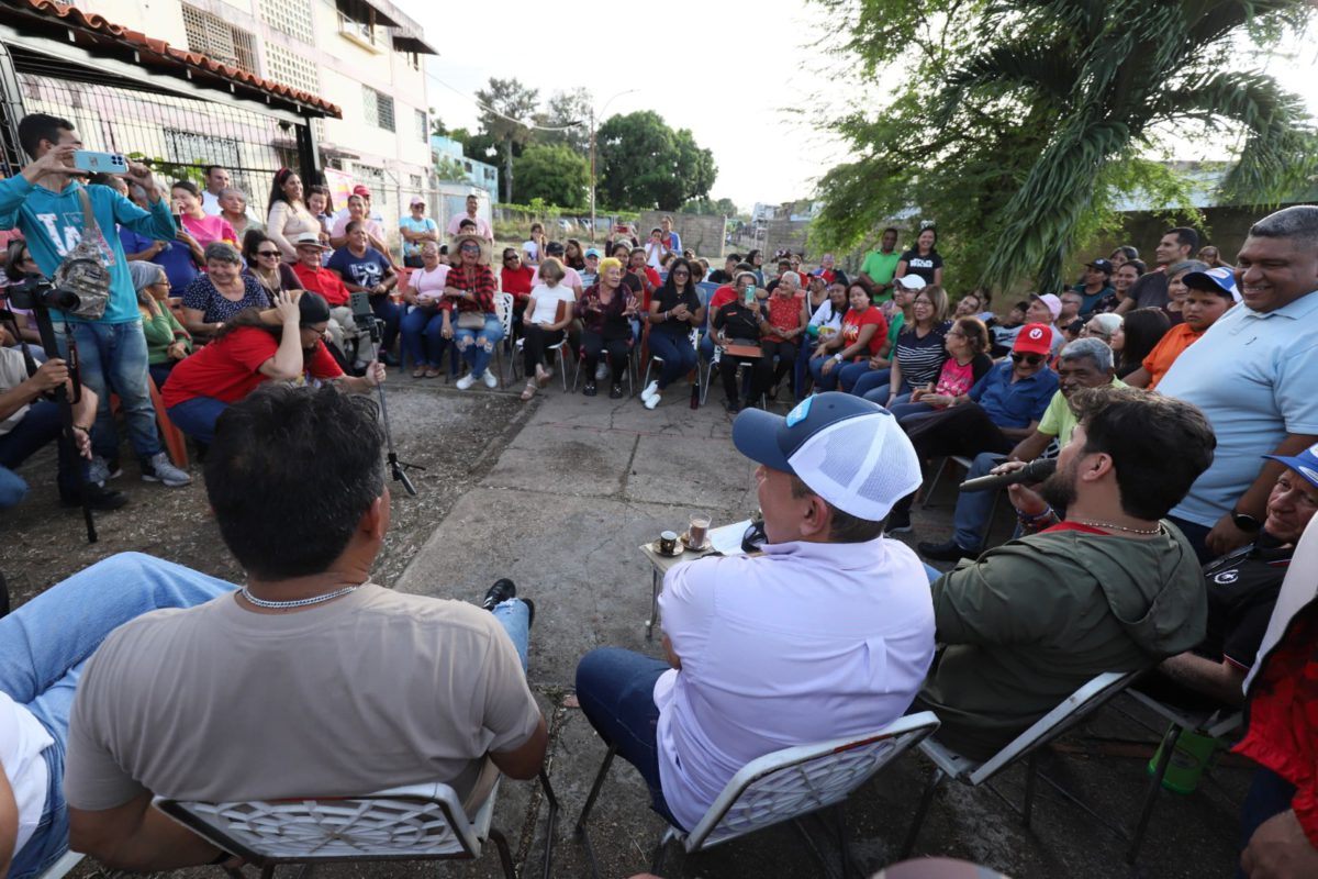 Ernesto Luna busca soluciones a inquietudes en Los Bloques y Las Brisas 4 ernesto luna busca soluciones a inquietudes en los bloques y las brisas laverdaddemonagas.com ernesto4