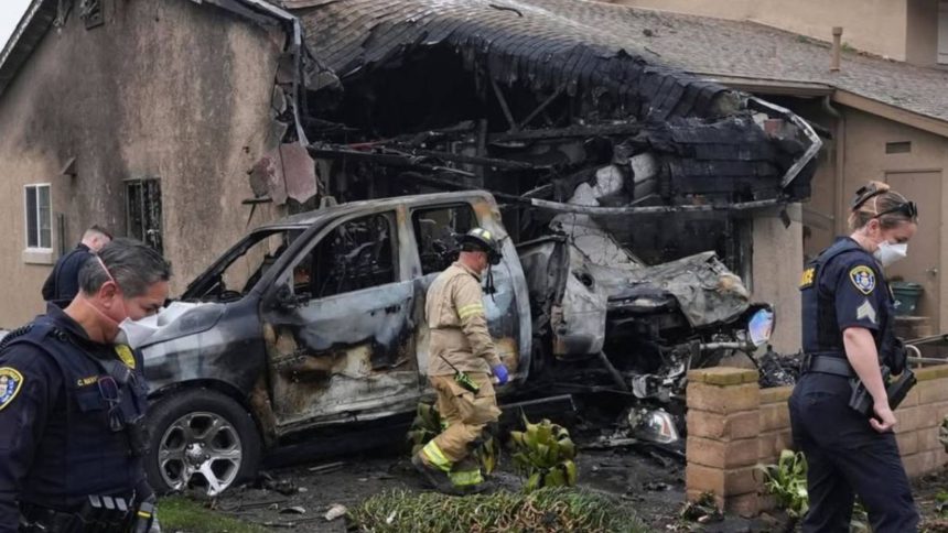 Familias evacuadas tras la caída de una avioneta en zona residencial de San Diego 1 zona residencial