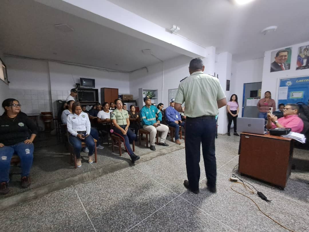 funcionarios de polimaturin recibieron un taller sobre toma de decisiones laverdaddemonagas.com taller222