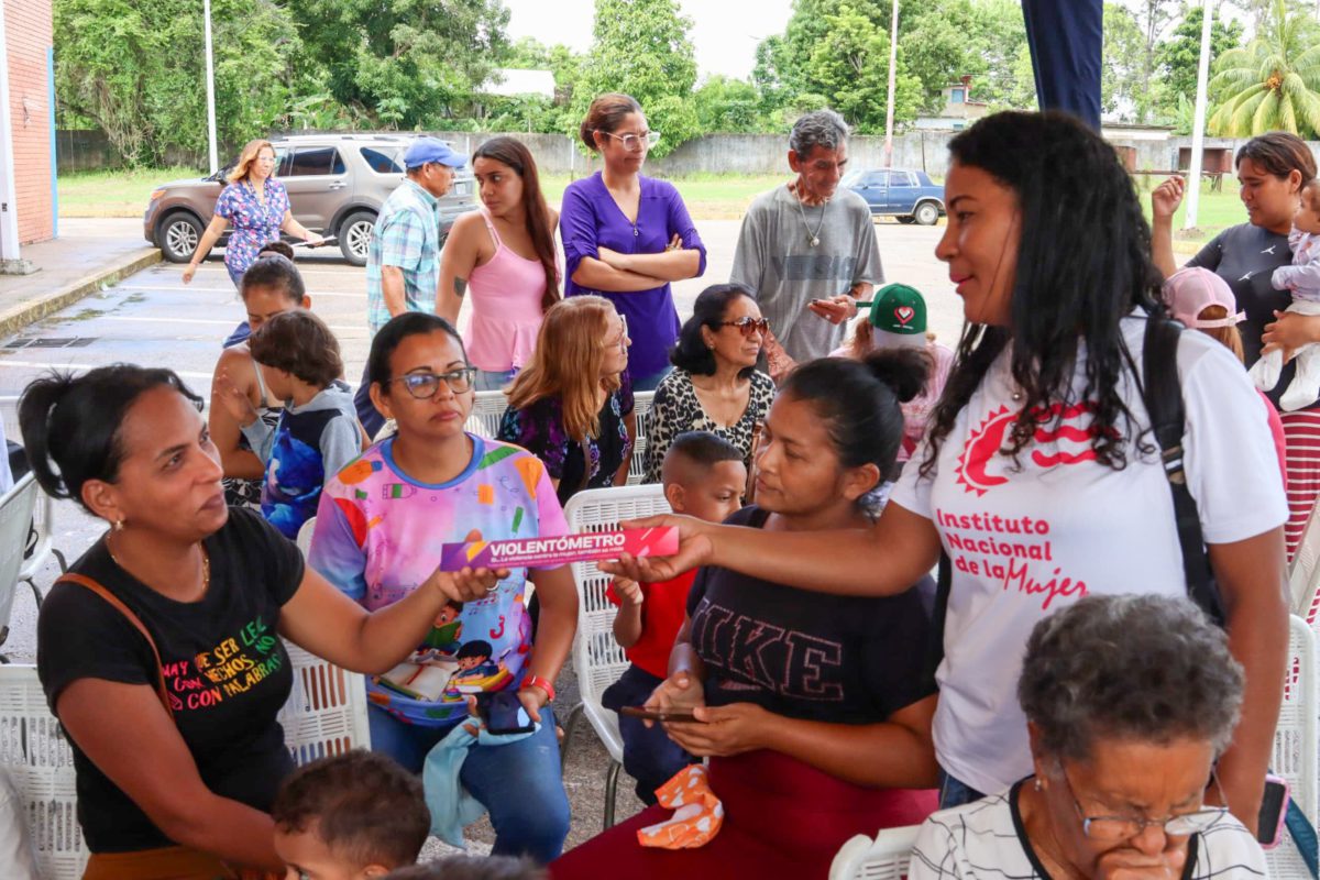 Gobierno regional asistió a más de 300 mujeres de Santa Cruz en Maturín 4 gobierno regional asistio a mas de 300 mujeres de santa cruz en maturin laverdaddemonagas.com la cruz 4