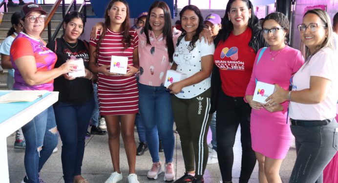 Gobierno regional asistió a más de 300 mujeres de Santa Cruz en Maturín
