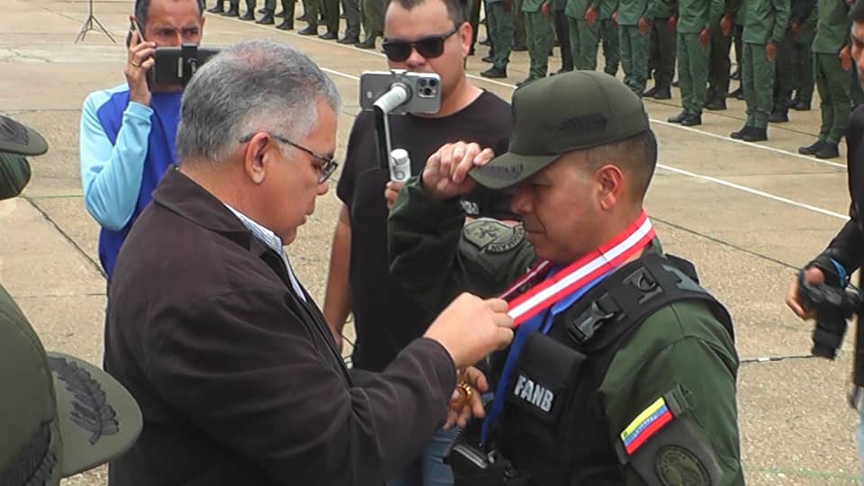 Gradúan efectivos de Tropas profesionales en la Esguarnac "Cnel. Leonardo Infante" 2 graduan efectivos de tropas profesionales en la esguarnac cnel leonardo infante laverdaddemonagas.com esguarnac2