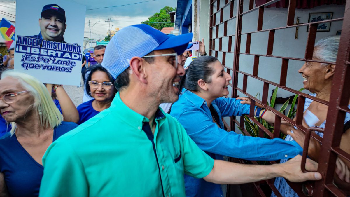 Henrique Capriles y María Carvajal recorrieron Viento Colao 2 henrique capriles y maria carvajal recorrieron viento colao laverdaddemonagas.com maria y capriles2