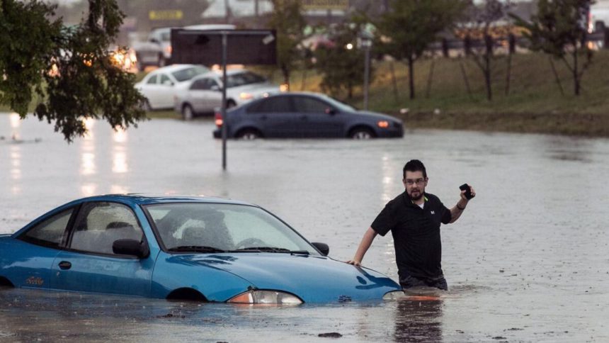 Intensas tormentas en Texas dejan a más de 220 mil hogares sin electricidad 1 Intensas tormentas en Texas