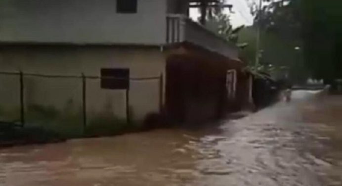 Lluvias causan el desbordamiento del río Casanay en Sucre afectando 30 viviendas