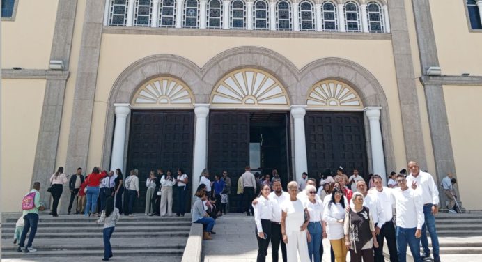 Más de 160 profesionales egresan este jueves de la UNESR