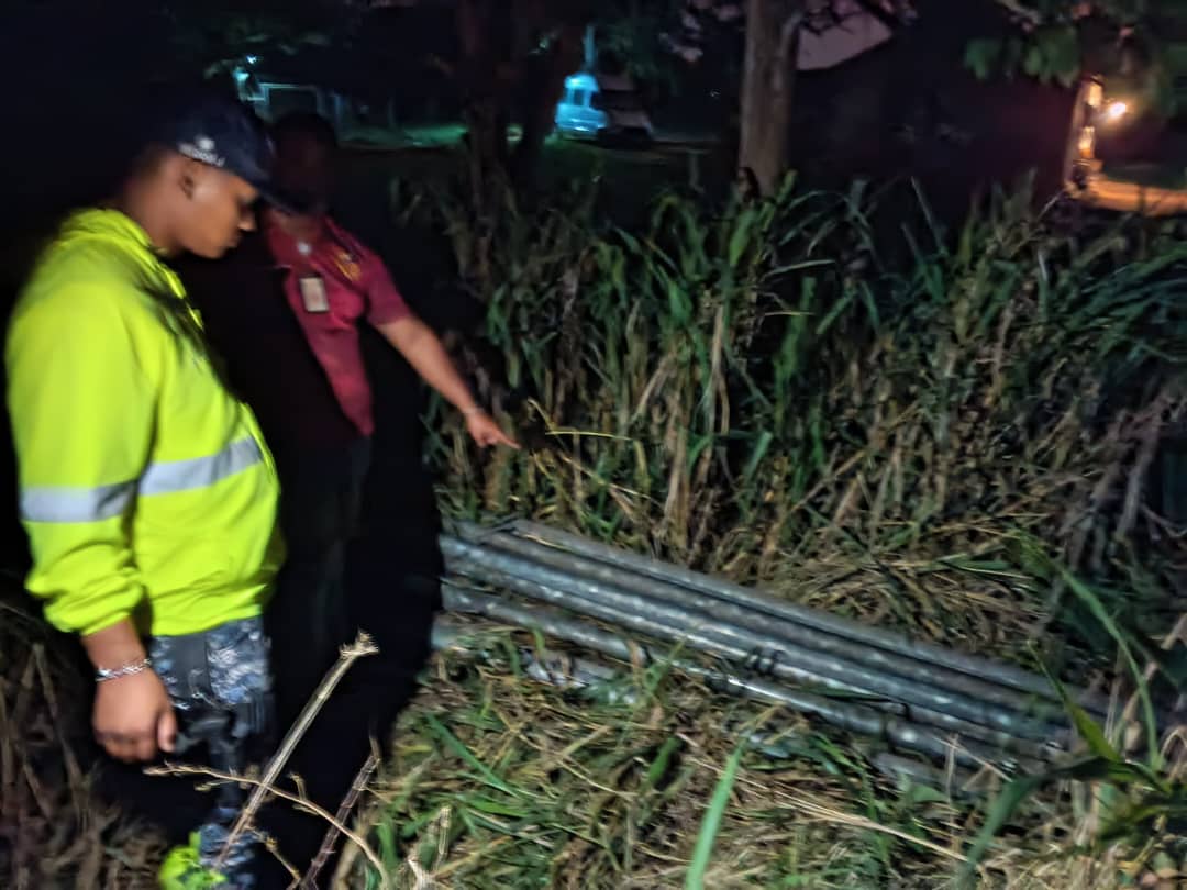 PNB aprehendió a sujeto con 12 tubos sustraídos de Pdvsa en El Tejero 2 pnb aprehendio a sujeto con 12 tubos sustraidos de pdvsa en el tejero laverdaddemonagas.com tubos2
