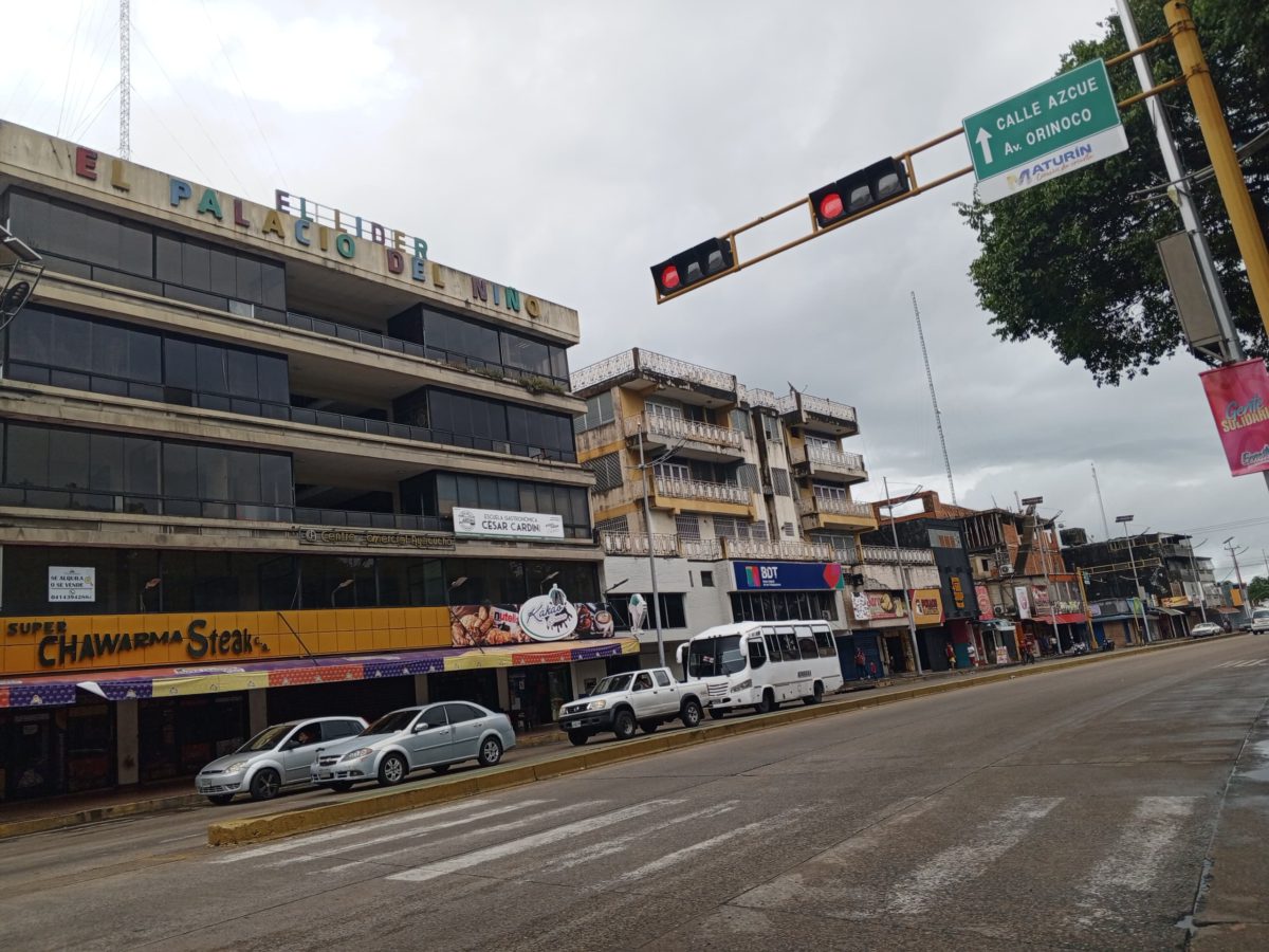 Poca afluencia de transporte y comercios abiertos este domingo 2 poca afluencia de transporte y comercios abiertos este domingo laverdaddemonagas.com comercio4