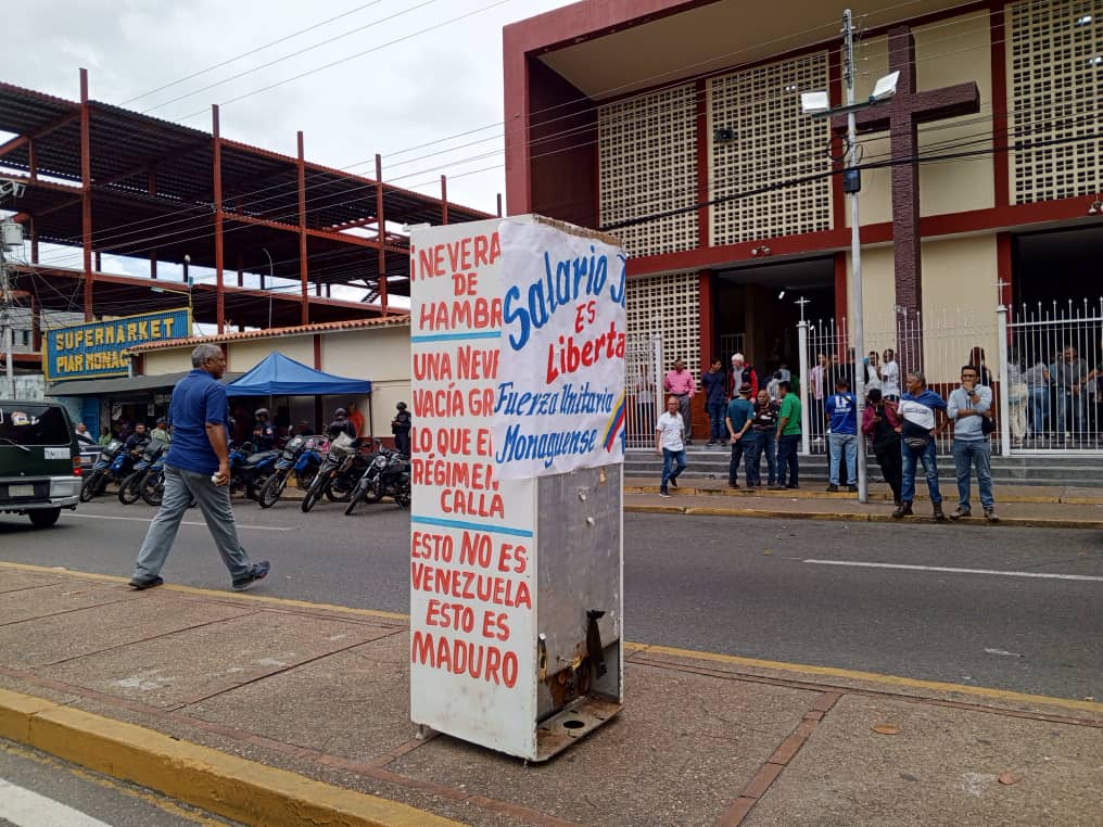 Trabajadores se mostraron inconformes con anuncio de ajuste salarial 4 trabajadores se mostraron inconformes con anuncio de ajuste salarial laverdaddemonagas.com nevera vacia