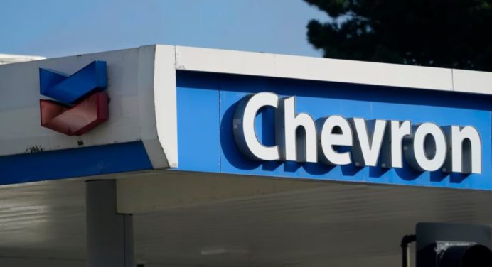 Trump confirma la revocación de la licencia de Chevron en Venezuela a partir del 27 de mayo