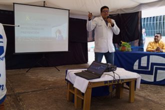 El psicólogo clínico trino Gascón orientó la charla