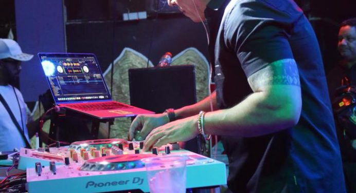 Carlitos Bronco inicia hoy su gira latinoamericana en Maturín