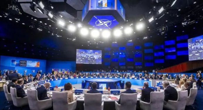 Compromiso en la OTAN: Defensa colectiva y aumento del gasto al 5% para 2035