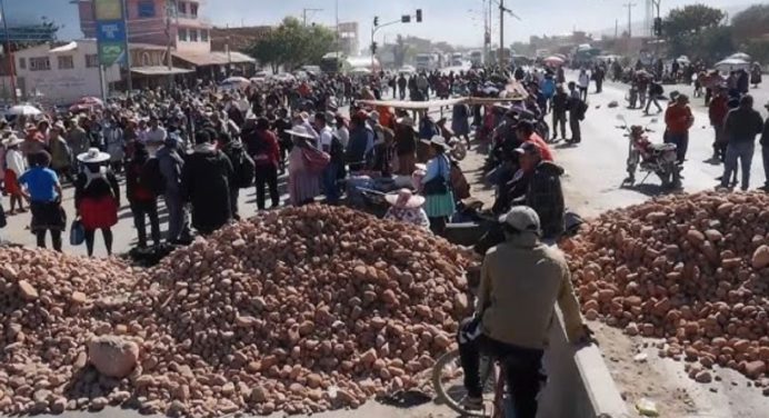 Protestas en Bolivia: seguidores de Evo Morales bloquean carreteras del centro