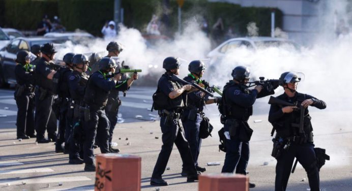 Disturbios en Los Ángeles: Trump despliega 2 mil guardias nacionales para el control