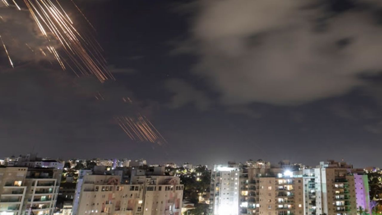 Israel atacó Irán y declaró el estado de emergencia en todo el país