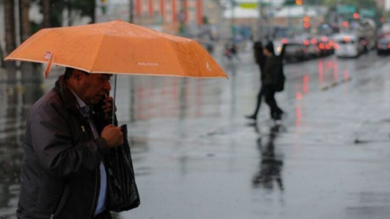 Chubascos con descargas