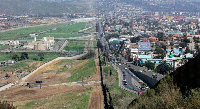 EE.UU. anuncia la creación de dos nuevas zonas militares en la frontera con México
