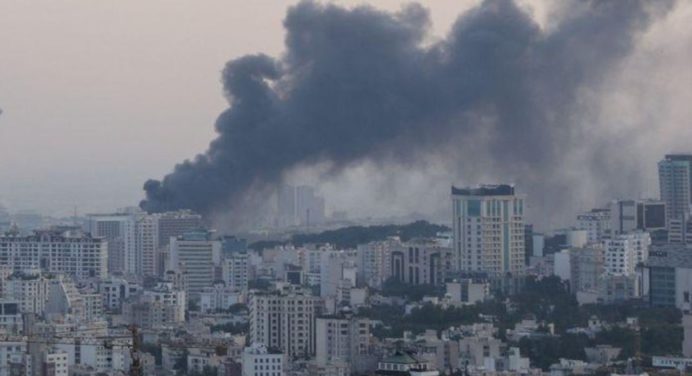 Israel aumenta ataques aéreos en puntos claves de Teherán y otras regiones iraníes