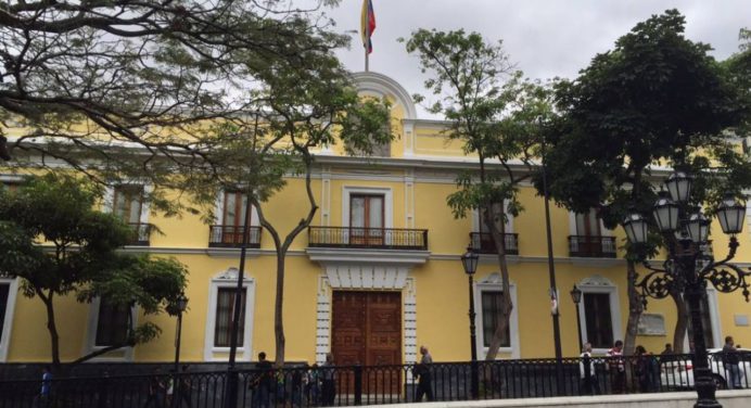 Venezuela y Panamá reactivarán sus servicios consulares