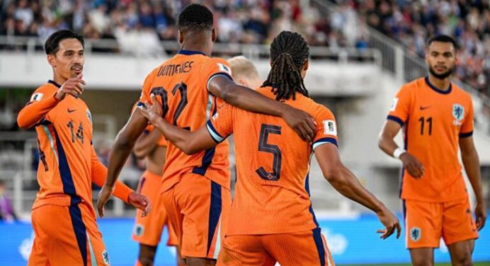 Países Bajos arranca camino al Mundial con una plácida victoria