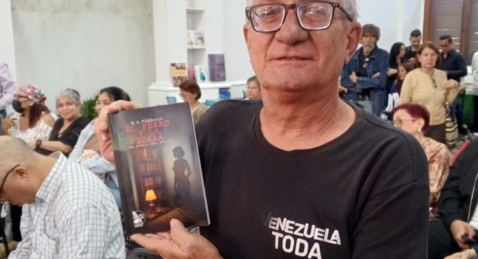 El periodista zuliano Régulo Párraga presentó su primera novela «El perro y la zorra»