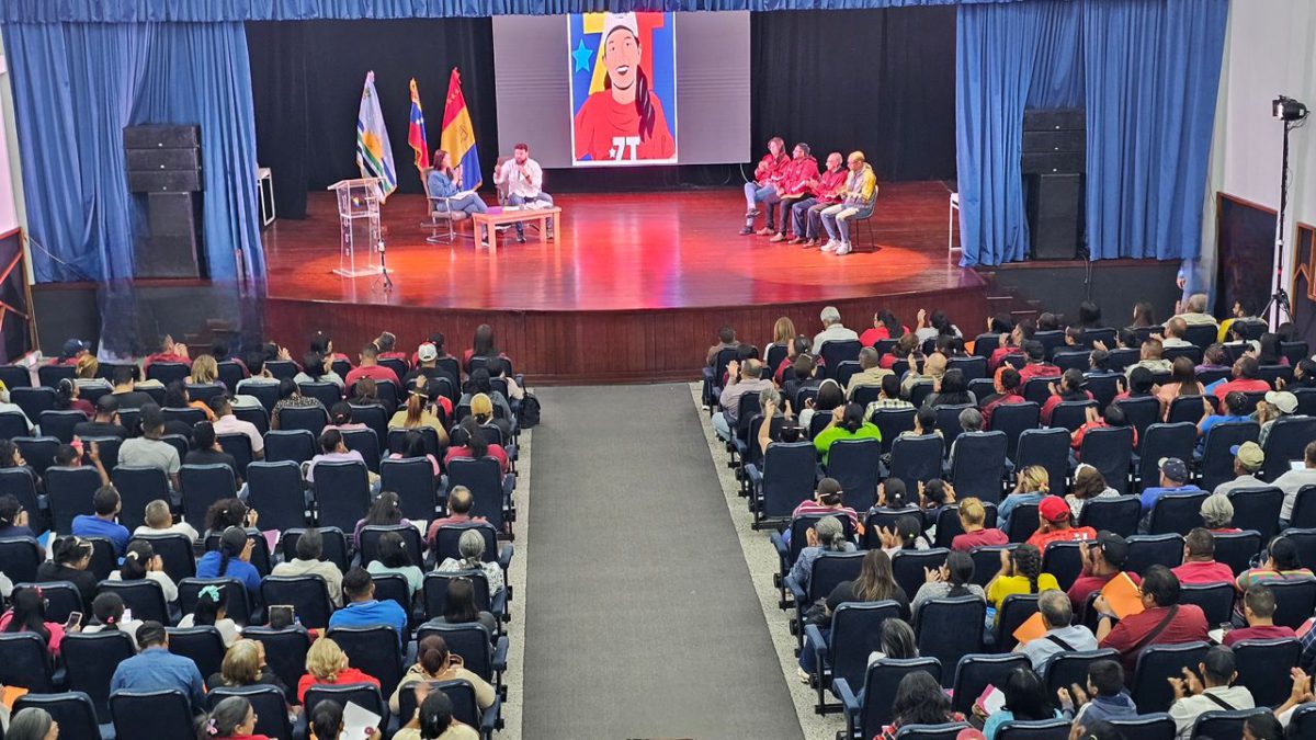 Entregan 46 nuevos financiamientos al Poder Comunal 2 acto2