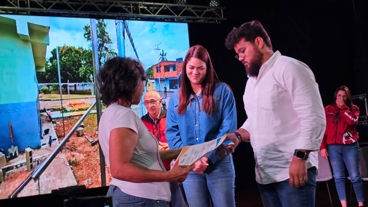 Entregan 46 nuevos financiamientos al Poder Comunal 4 acto4