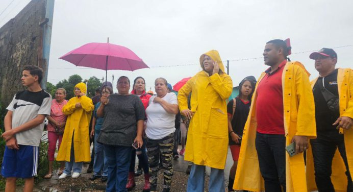 Alcaldesa Ana Fuentes atendió sectores afectados por las lluvias