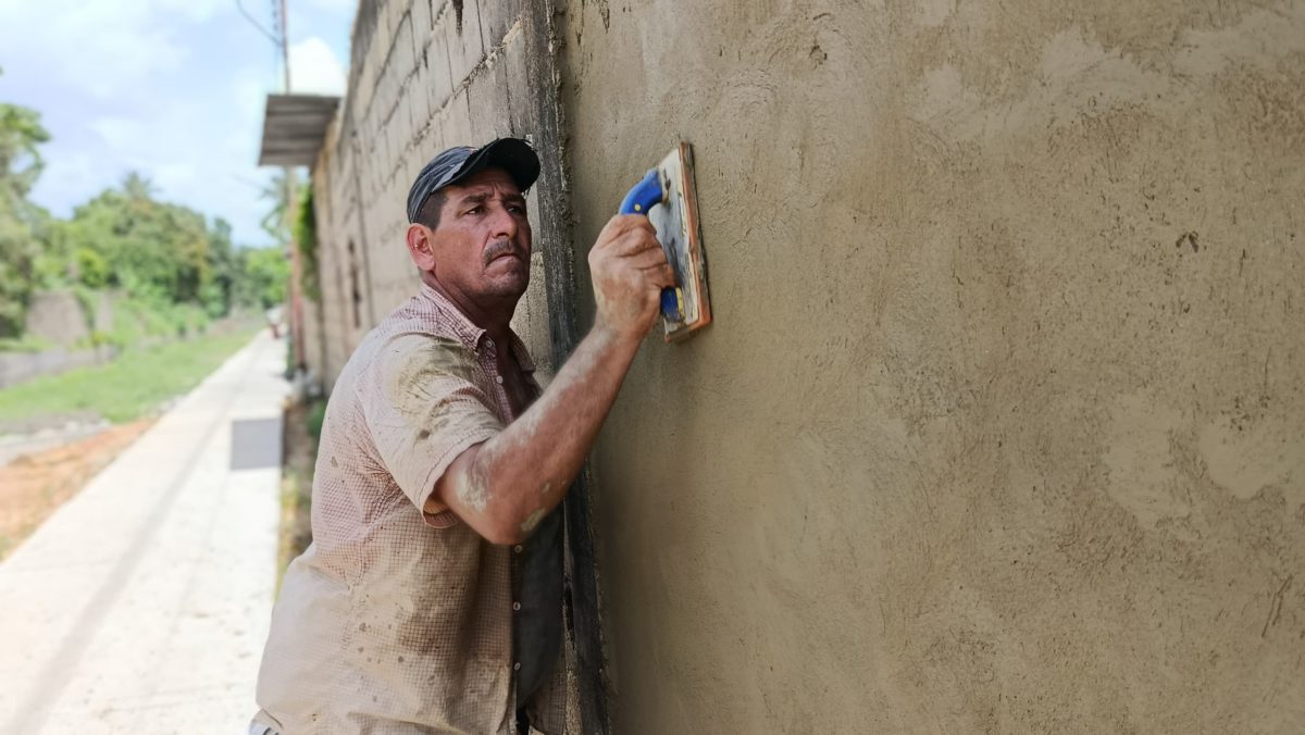 Alcaldía de Maturín acondiciona muro en la caminería de Primero de Mayo 2 camineria2