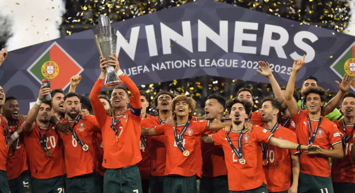 Portugal derrota a España en penales y levanta su segunda Nations League