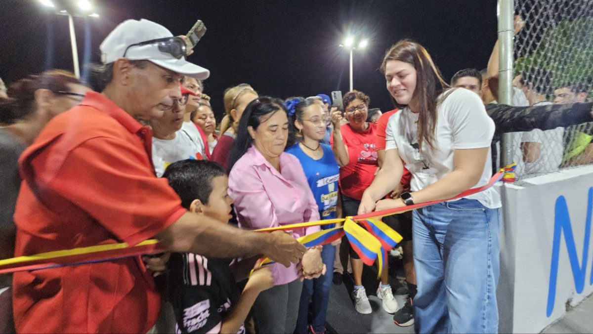 Ana Fuentes reinauguró cancha de usos múltiples en Bello Campo 4 cancha4