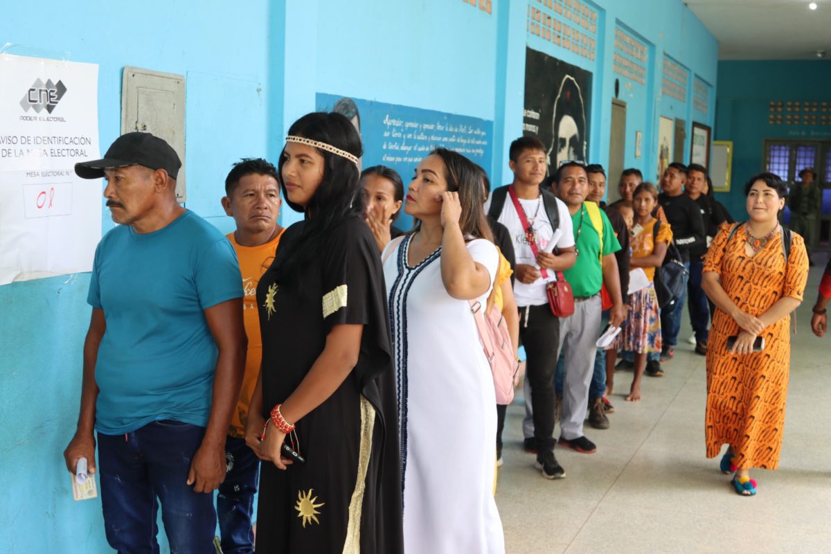 Indígenas de Monagas celebran las elecciones de diputados con la danza del fuego 2 danza2