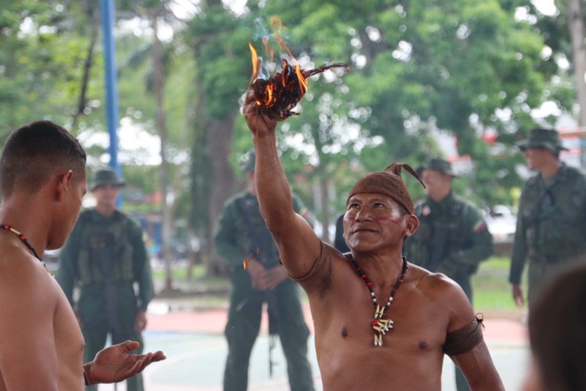 Indígenas de Monagas celebran las elecciones de diputados con la danza del fuego 7 danzas del fueg7