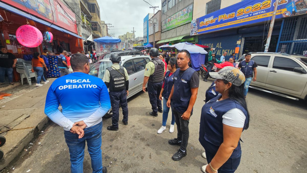 Orientan flujo vehicular en el centro de Maturín 4 fiscales4