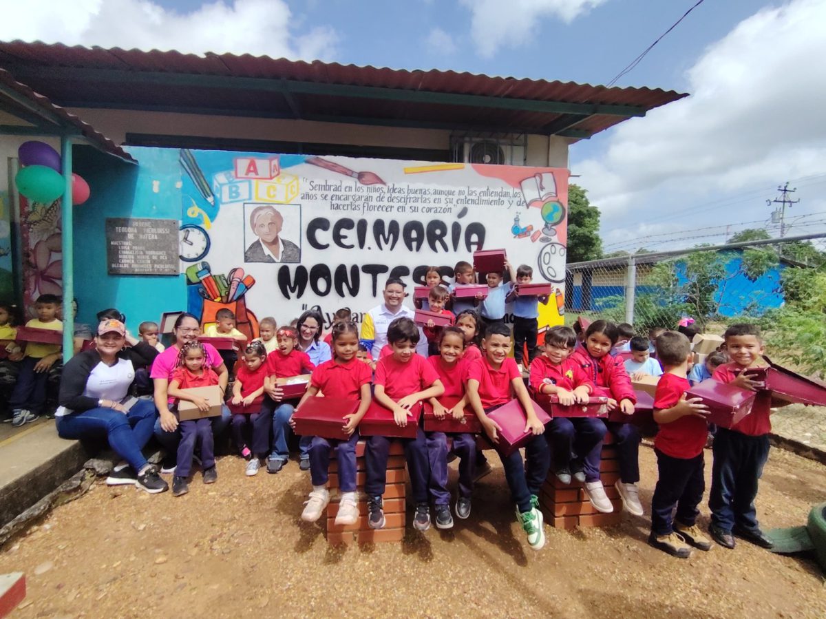 Rafael Sánchez Mérida realza el sistema educativo de Aguasay 2 ninos3