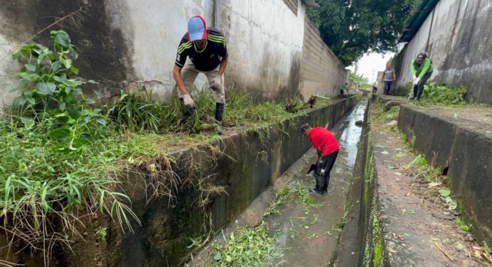 Refuerzan plan de mantenimiento a los caños del municipio
