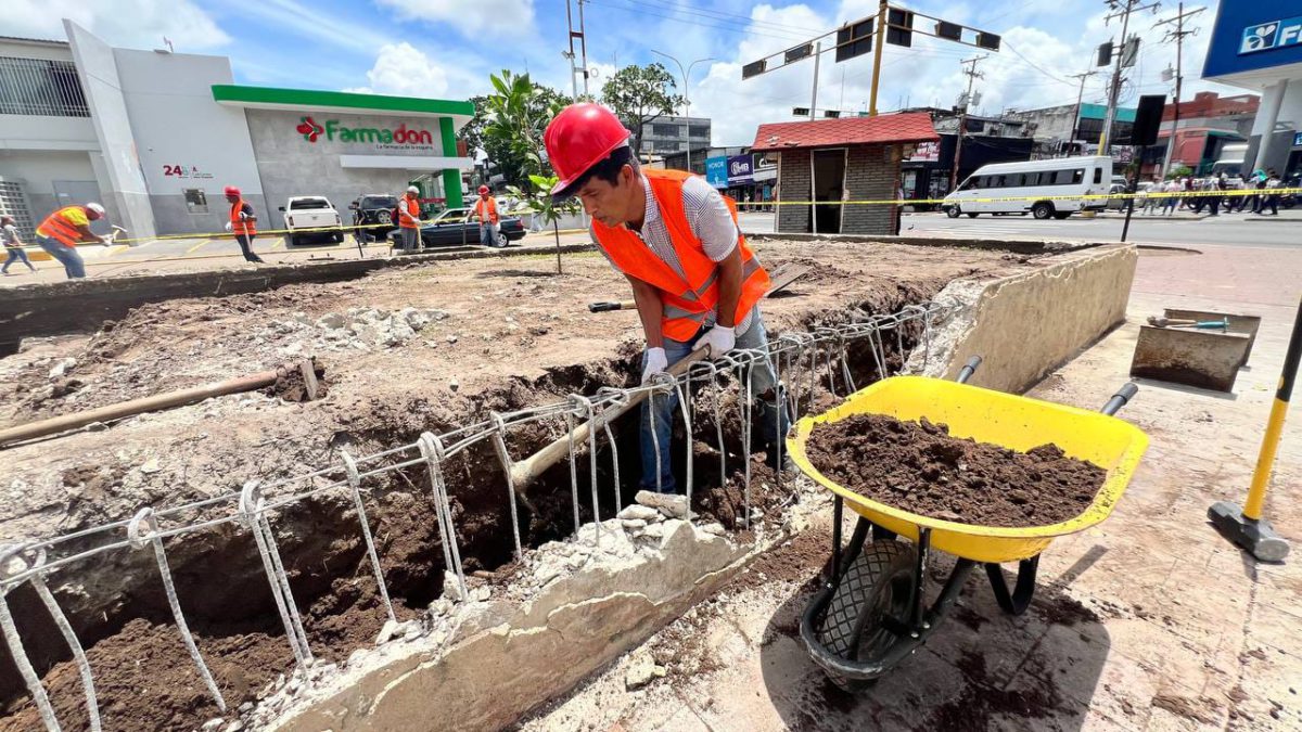 Inician trabajos de rehabilitación de la Plaza 7 2 plaza2