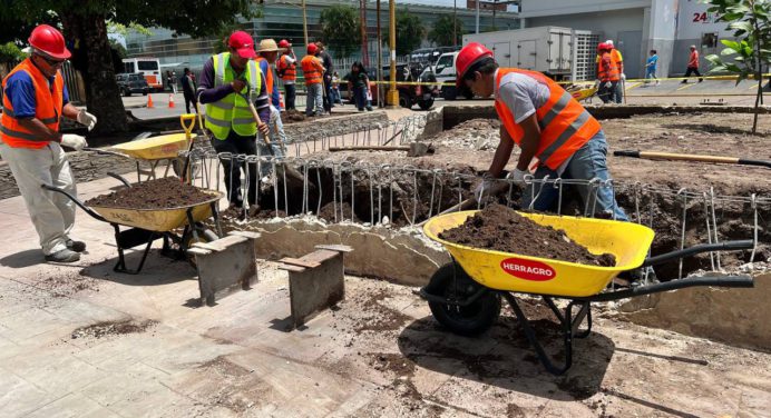 Inician trabajos de rehabilitación de la Plaza 7