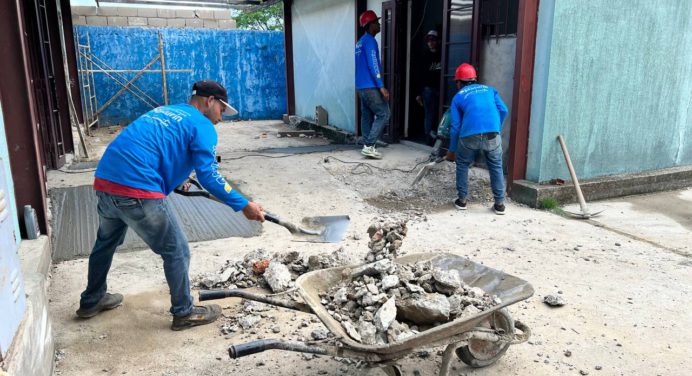 Continúa rehabilitación de la Casa de los Abuelos en La Gran Victoria