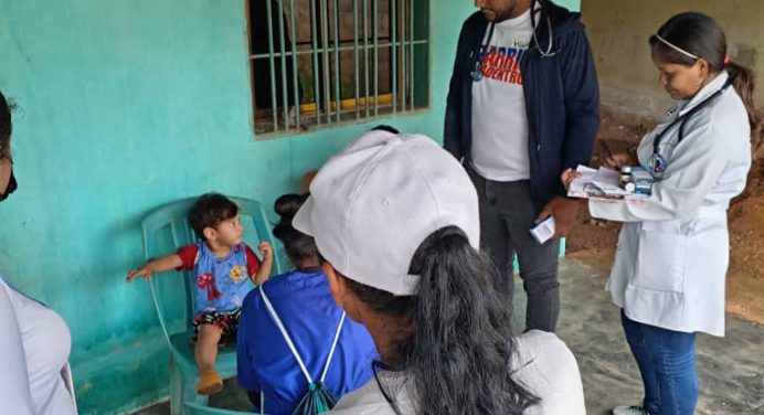 Atienden más de 180 familias afectadas por lluvias en el sector Santa Inés