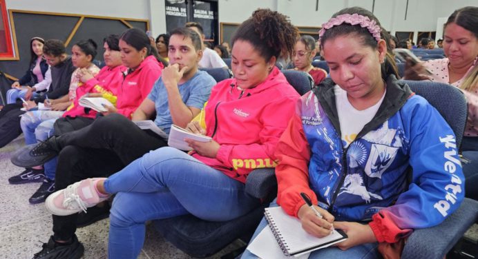 Realizan seminario para impulsar consulta joven en Maturín