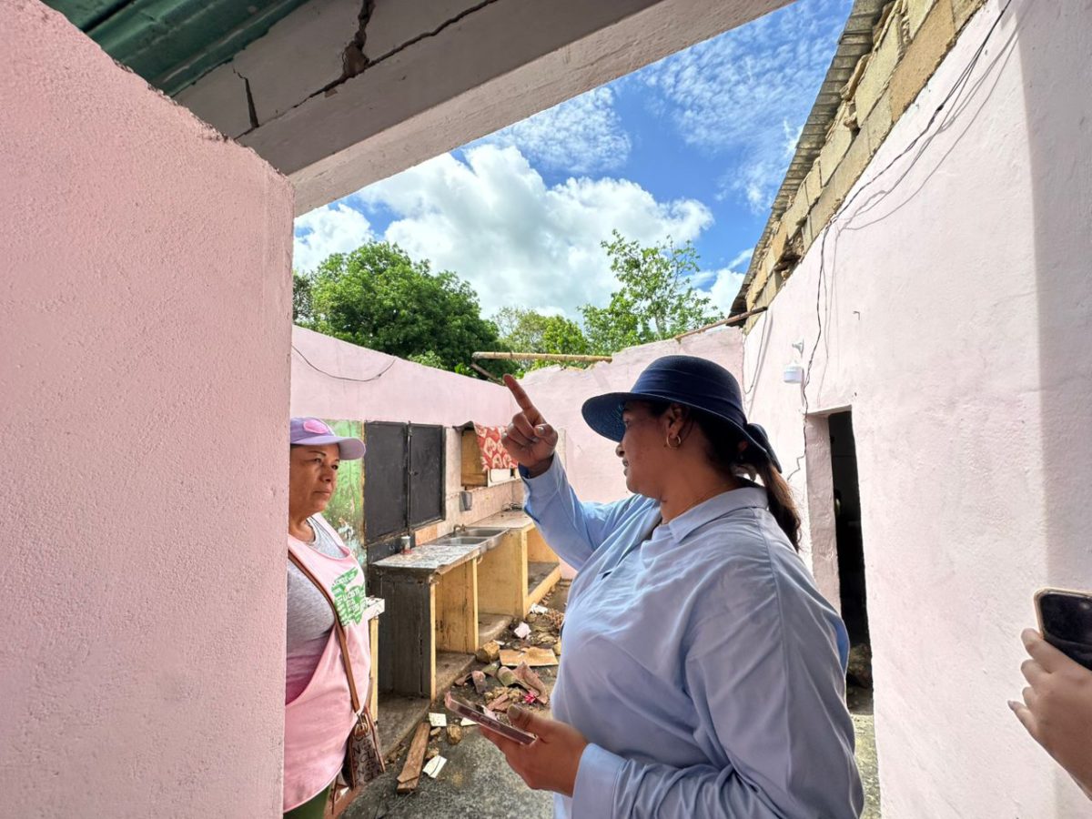 Alcaldesa de Piar evalúa daños causados por vientos huracanados en Chaguaramal 4 vientos4