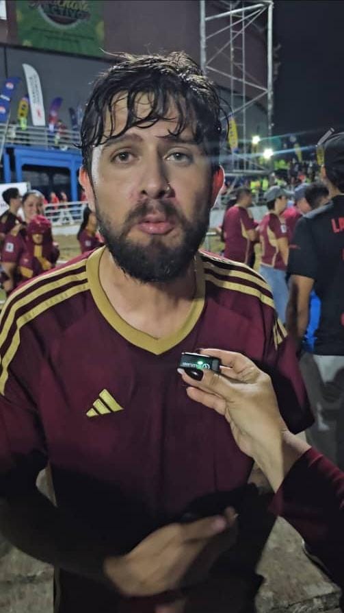 Fanaticada venezolana disfrutó con la victoria de la Vinotinto en Maturín 2 vino2