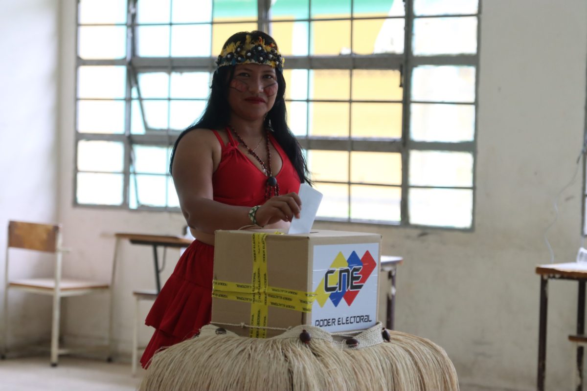 Indígenas de Monagas celebran las elecciones de diputados con la danza del fuego 3 votacion5 1