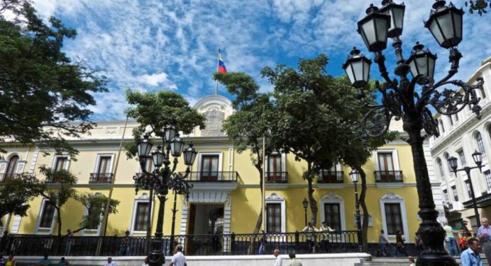 Canjean 252 venezolanos detenidos en El Salvador por grupo de estadounidenses