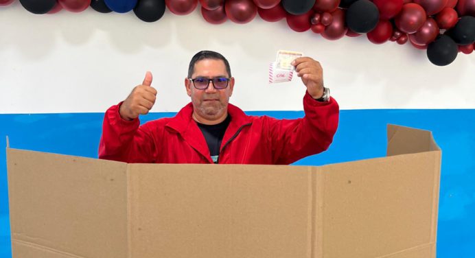 Alcalde José Maldonado ejerce su derecho al voto y destaca alta participación en Sotillo