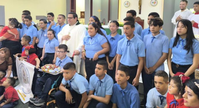 Instituto educativo Teresa Leonett gradúa 59 niños especiales