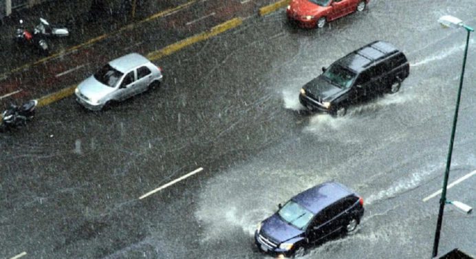 Precipitaciones con ráfagas de vientos en varias regiones del país