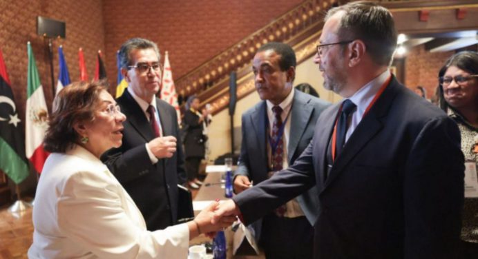 Canciller Yván Gil arribó a Colombia para debatir la situación entre Israel y Palestina